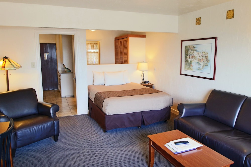 Capitola Venetian Hotel - photo 3