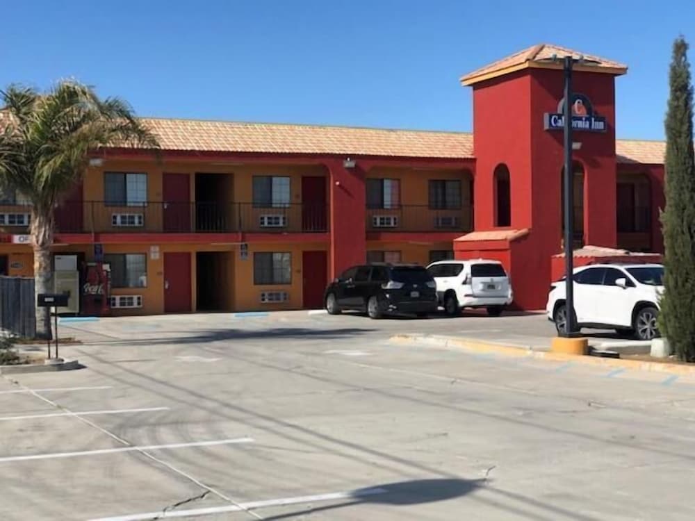 California Inn & Suites Adelanto US 395 pet-friendly hotel Adelanto