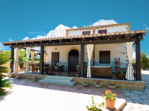 Villa delle Cecilie — 4-Star Luxury Hotel in Partinico, Italy