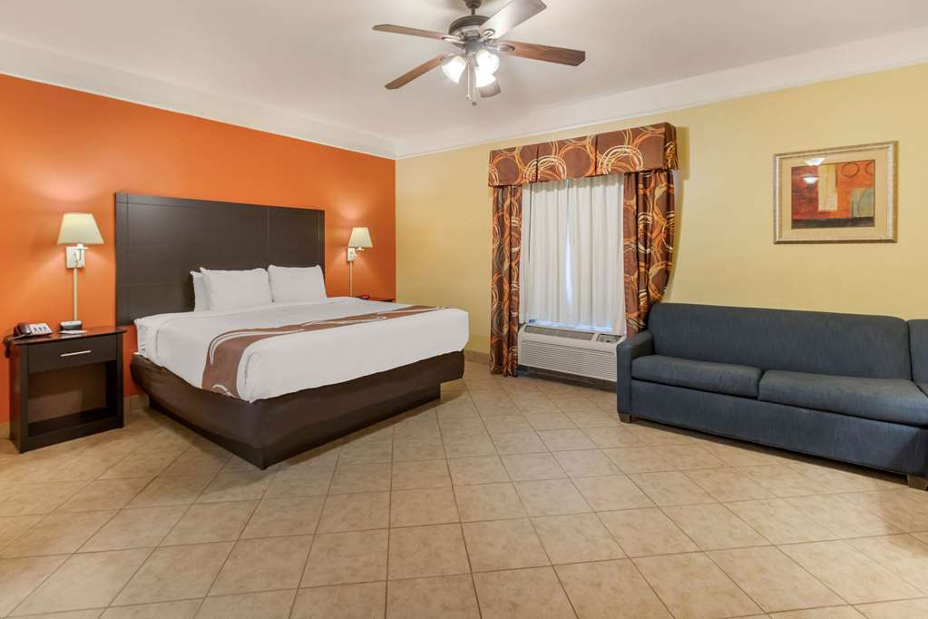 Quality Inn & Suites at The Outlets Mercedes Weslaco - photo 31