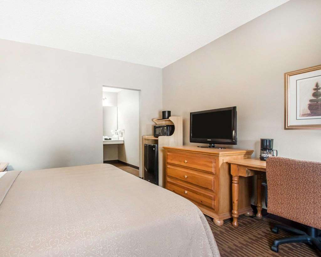 Quality Inn US65 & E. Battlefield Rd. Springfield - photo 11