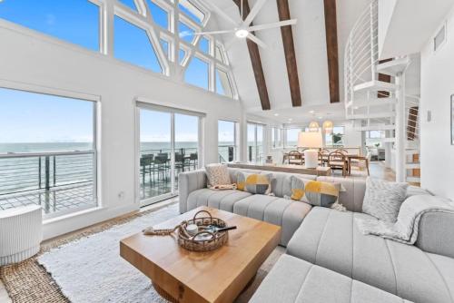NEW Luxury 5 br Beach Retreat — 4-Star Luxury Hotel in Ponte Vedra Beach, United States