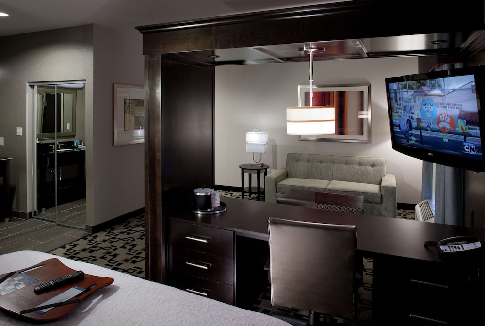 Hampton Inn & Suites Marksville - photo 9