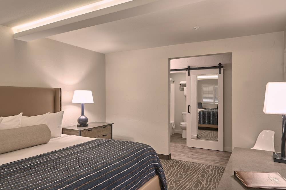 Fredericksburg Inn & Suites - photo 21