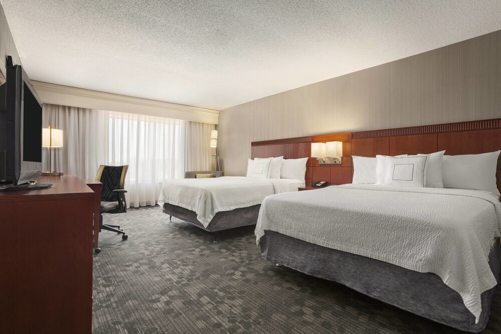 Courtyard by Marriott Springfield - carbon neutral hotel in Springfield