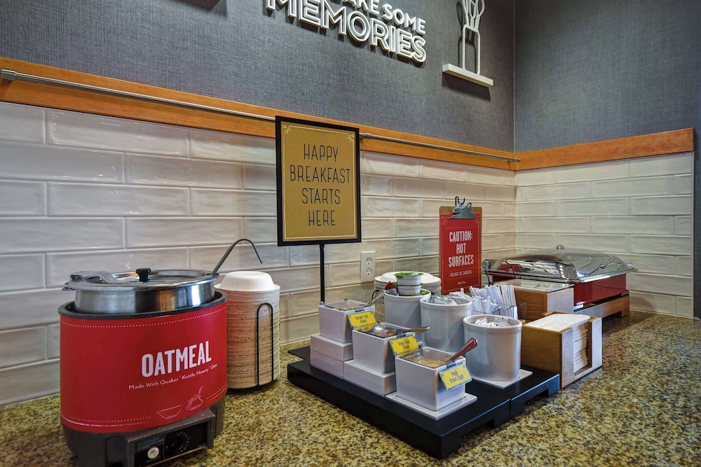 Hampton Inn Rutland - photo 52