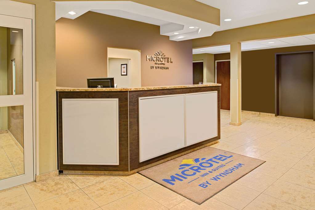 Microtel Inn & Suites by Wyndham Council Bluffs Omaha - photo 3