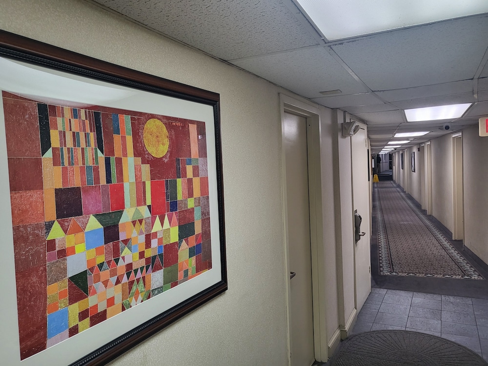 Roosevelt Inn - photo 11