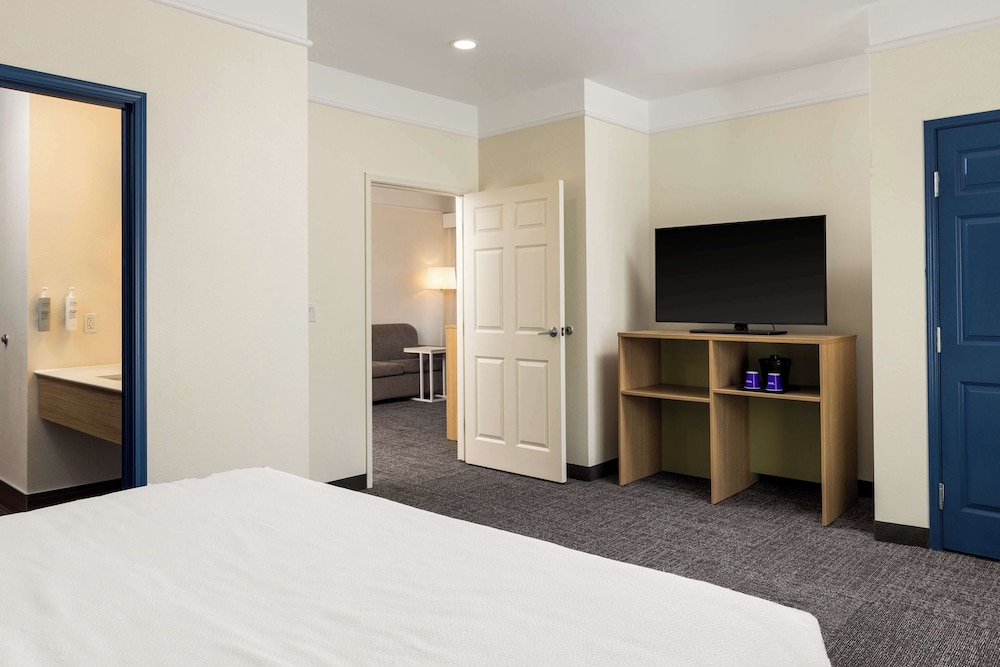 Spark by Hilton Houston West Clay Road - photo 10