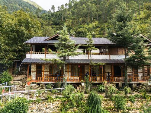 The Riverwalk - carbon neutral hotel in Kotla