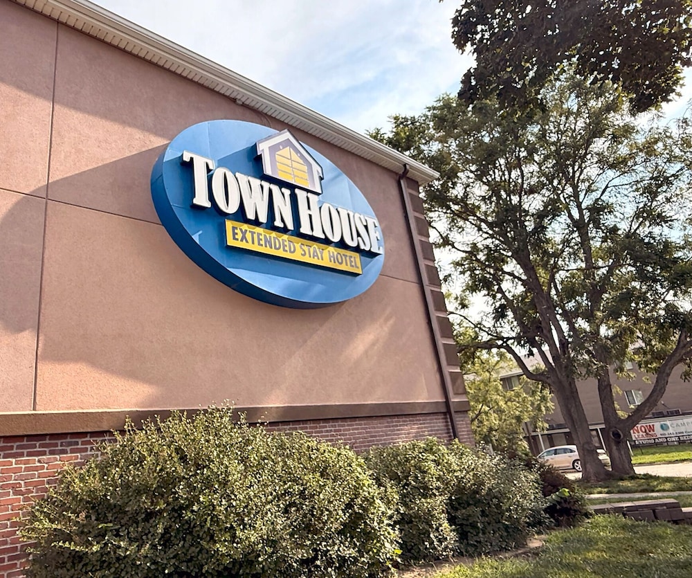Town House Extended Stay Hotel Downtown - photo 45