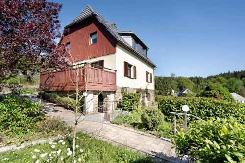 Ferienhaus Pöhlbergblick Schindelba — 4-Star Luxury Hotel in Grossruckerswalde, Germany