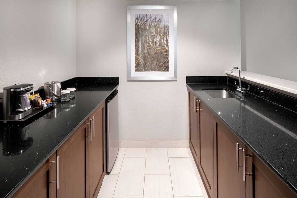 DoubleTree by Hilton Hotel Jacksonville Airport - photo 35