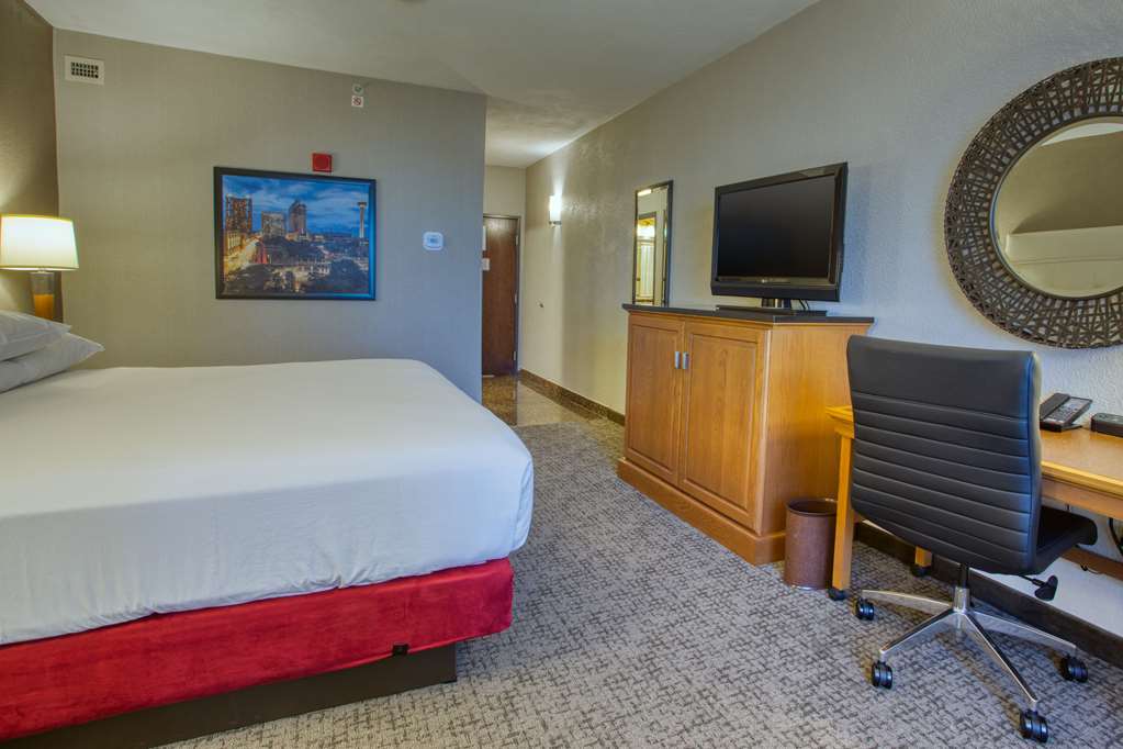Drury Inn & Suites Near La Cantera Parkway - photo 14