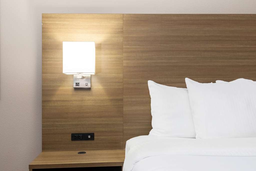 La Quinta Inn & Suites by Wyndham Wichita Falls MSU Area - photo 41