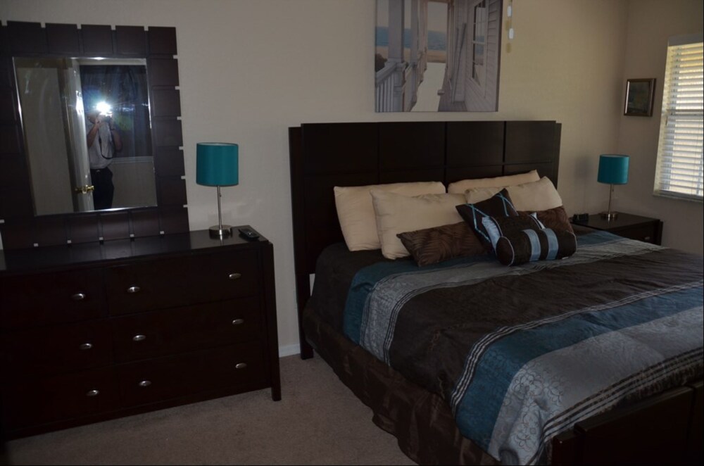 Premium 3 Bed 3 Bath Townhome - photo 15
