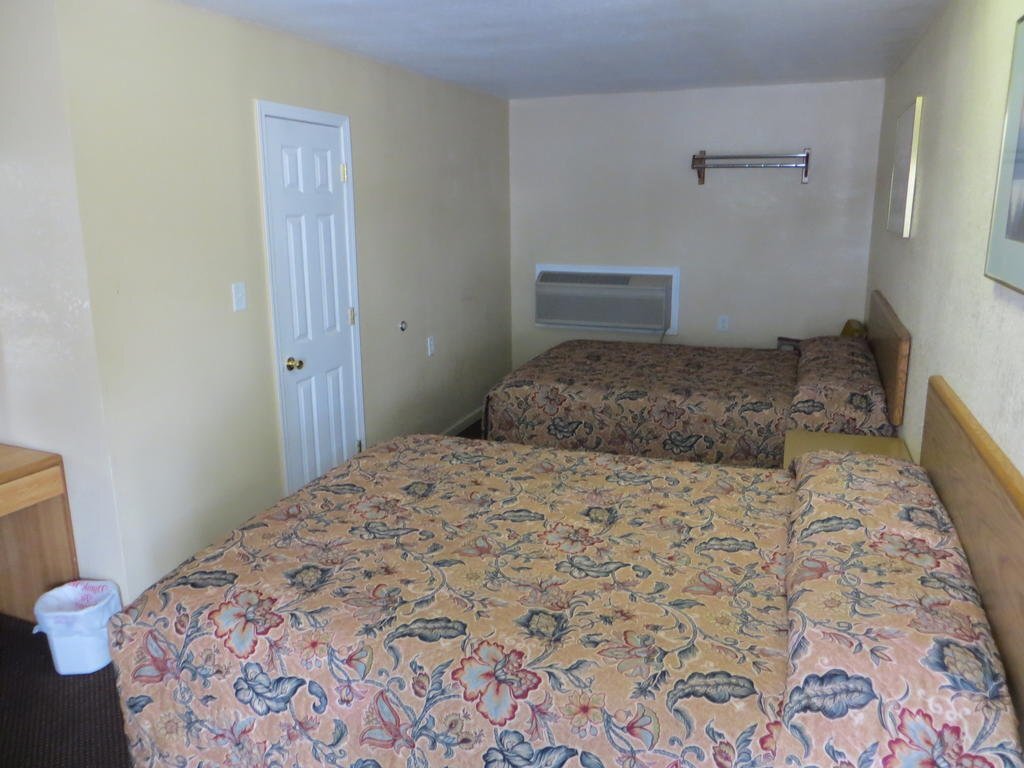 Economy Inn Fort Dodge - photo 8