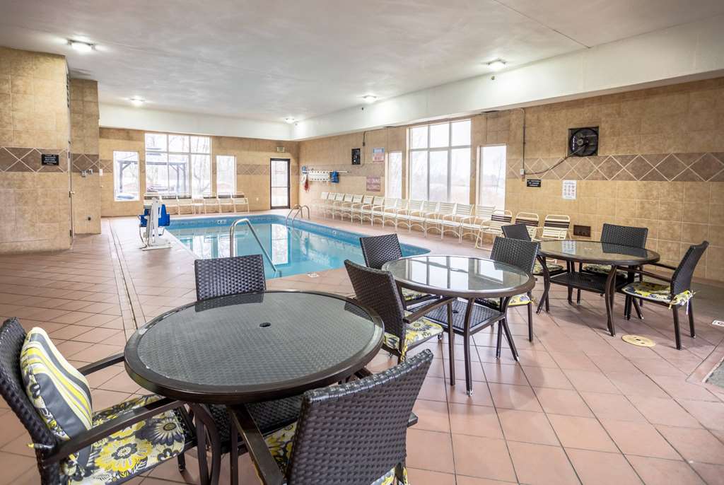 Super 8 by Wyndham Big Rapids - photo 8