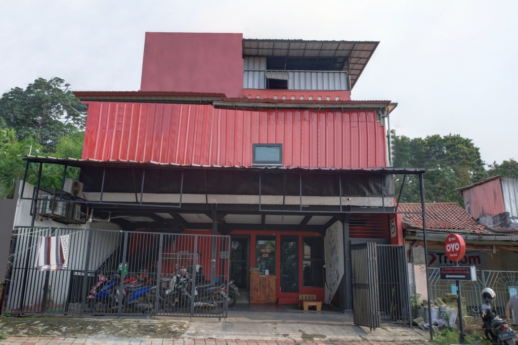 Oyo 3883 The Red - last minute hotel in Bogor