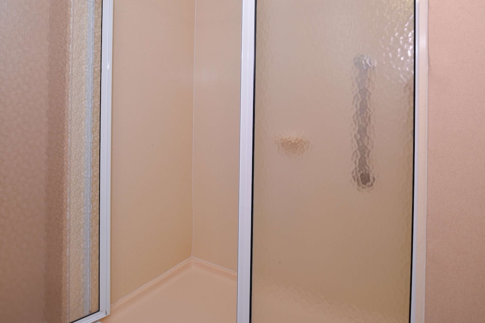 Hampton Inn by Hilton Litchfield - photo 26