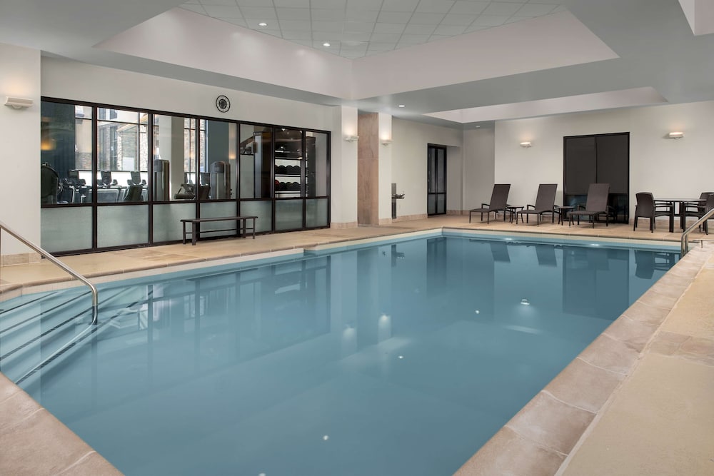Embassy Suites Springfield - photo 26