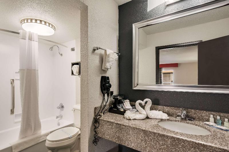 Clarion Inn & Suites Russellville I 40 - photo 38