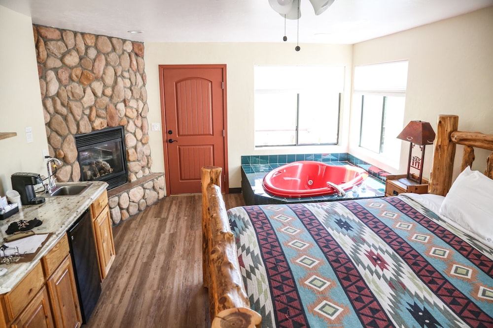 Creekside Lodge and Cabins - photo 5