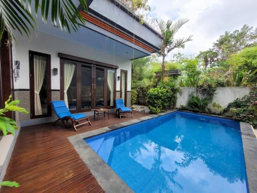 Ramantika Sunset Bay in Nusa Dua, Indonesia