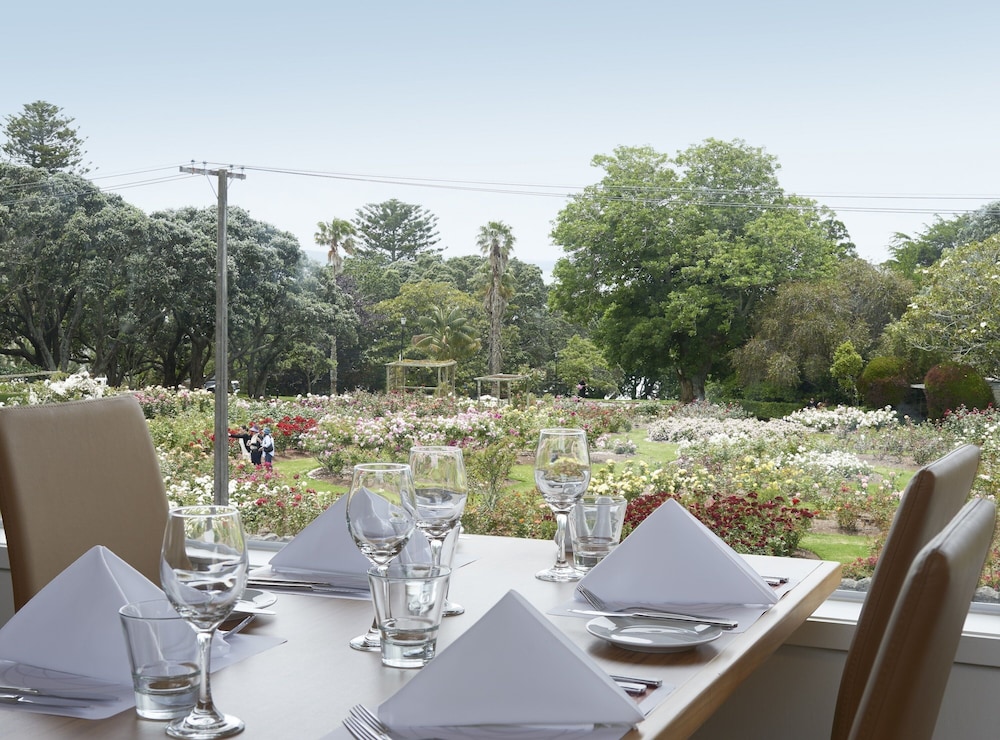 Auckland Rose Park Hotel — 4-Star Luxury Hotel in Auckland, New Zealand