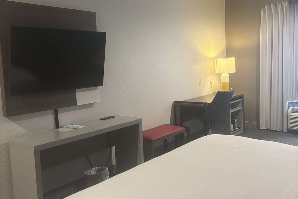 Comfort Inn & Suites Burnet - photo 9
