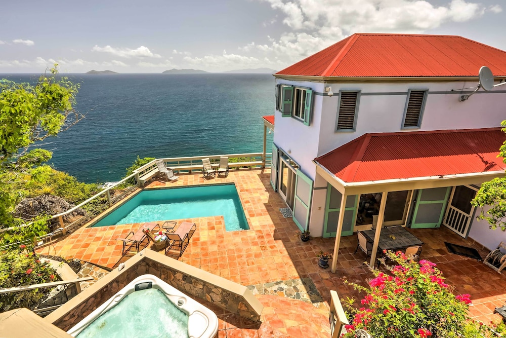 St Thomas Cliffside Villa with Pool and Hot Tub — 4-Star Luxury Hotel in Charlotte Amalie, U.S. Virgin Islands