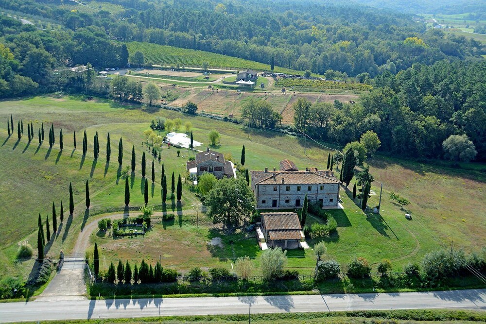 Podere Le Volte Country House — 4-Star Luxury Hotel in Pergine Valdarno, Italy