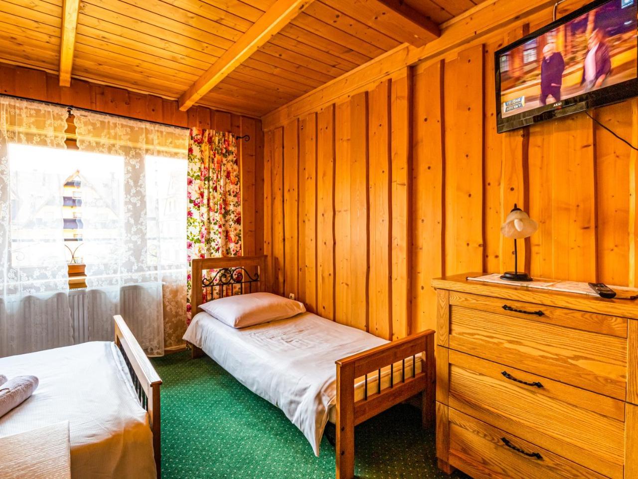 Willa Podhalanka Jacuzzi & sauna drewniany dom dla 20 osób — Bialy Dunajec — photo 5