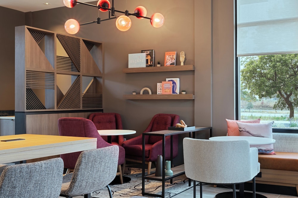 Atwell Suites Kansas City Airport by IHG - photo 26