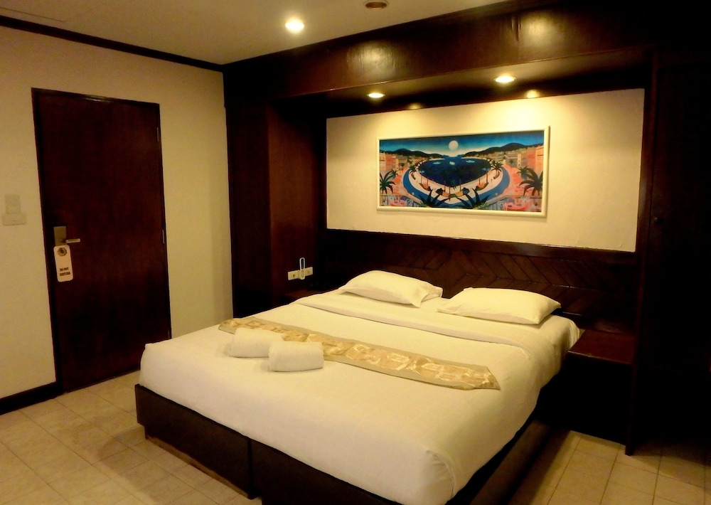 Karon Café Inn - carbon neutral hotel in Phuket
