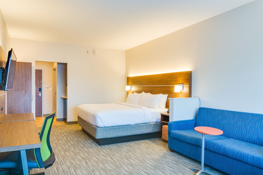 Holiday Inn Express & Suites Russellville by IHG - photo 15