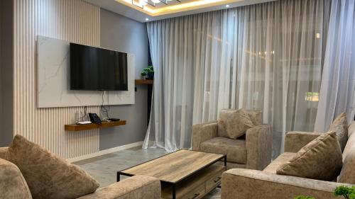 Premium appart avec piscine et vue sur la ville — 4-Star Luxury Hotel in Yaounde, Cameroon