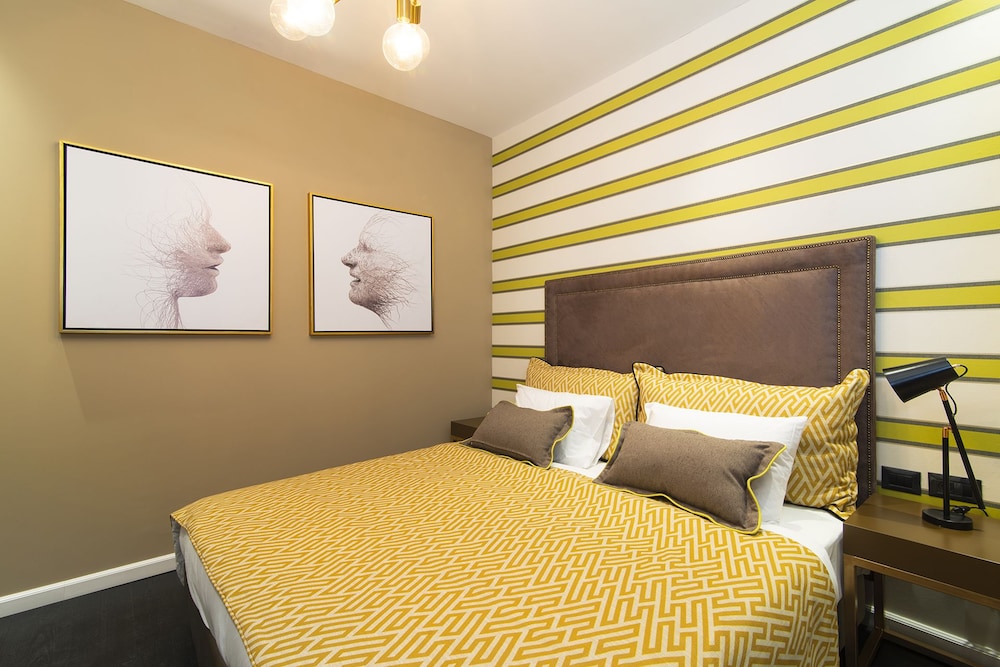 Crown Sea Apartments Hotel