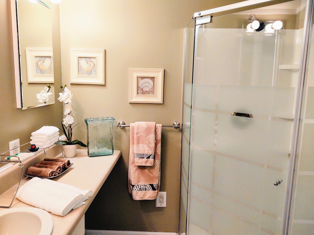 Edgewater Resort Cottage #1 - photo 165