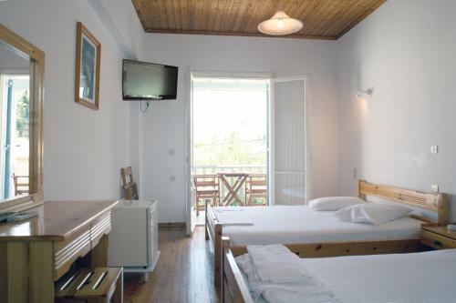Milos Studios - carbon neutral hotel in Lefkada
