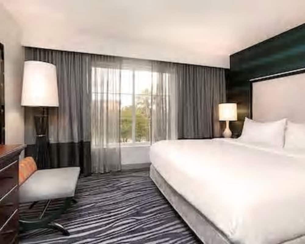 Embassy Suites by Hilton Orlando Airport - photo 9