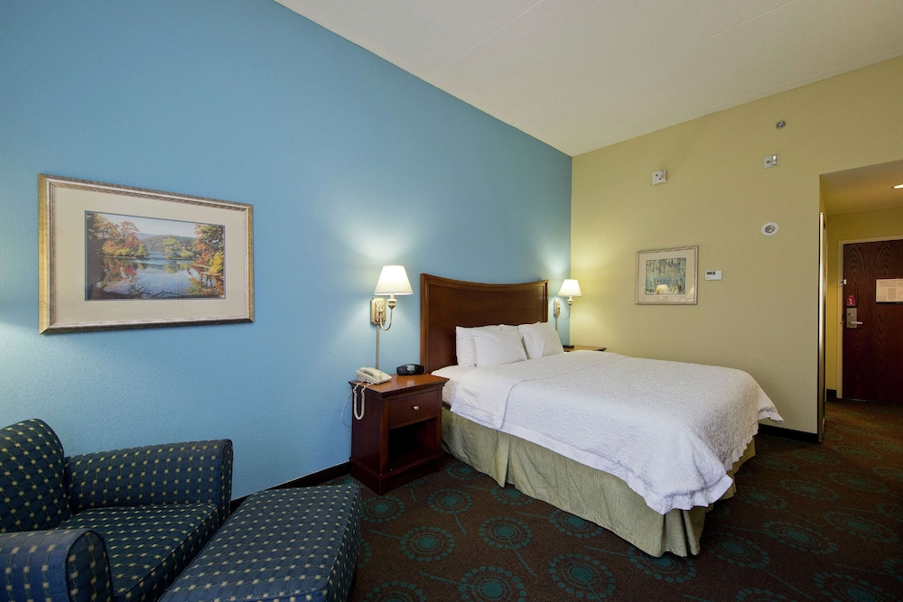 Hampton Inn Martinsburg South Inwood - photo 15