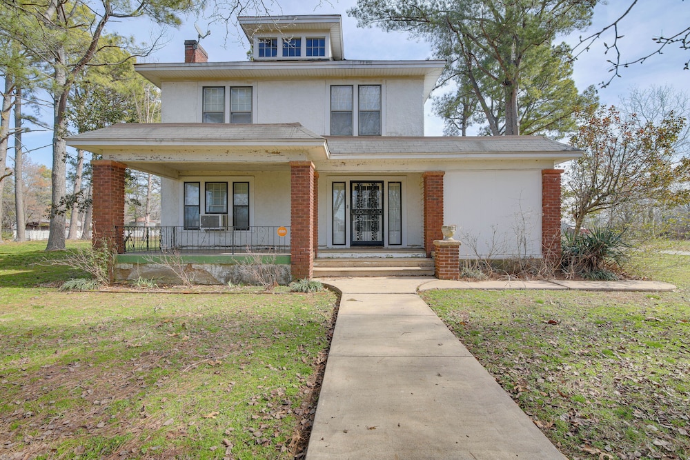 Expansive Wheatley Home 65 Mi To Memphis 19673985 — Brinkley