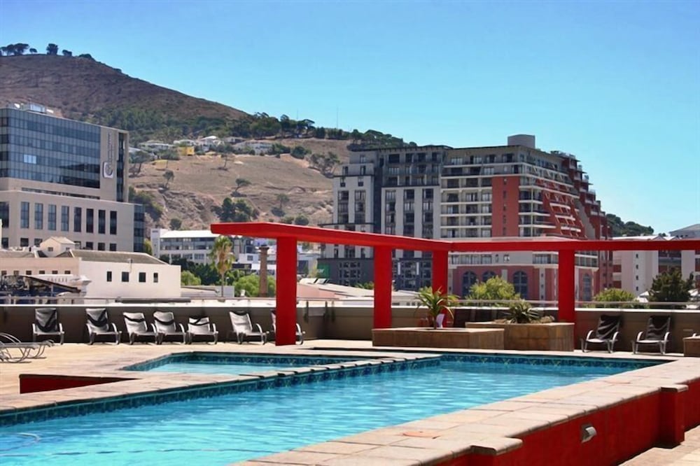 605 The Icon Building — 4-Star Luxury Hotel in Cape Town, South Africa