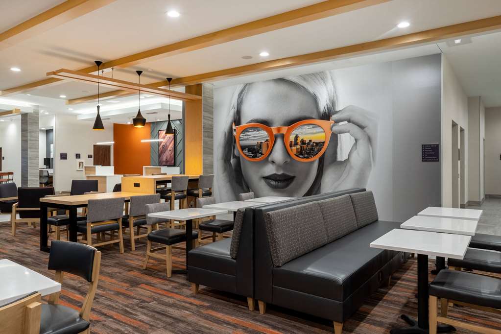 La Quinta Inn & Suites By Wyndham Pflugerville - photo 11