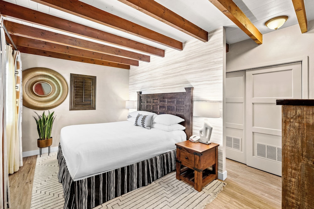 Lodge on the Desert - photo 35