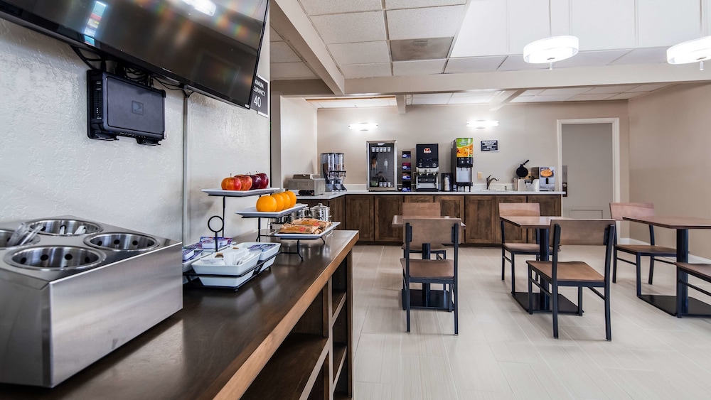SureStay Hotel by Best Western Higginsville - photo 26