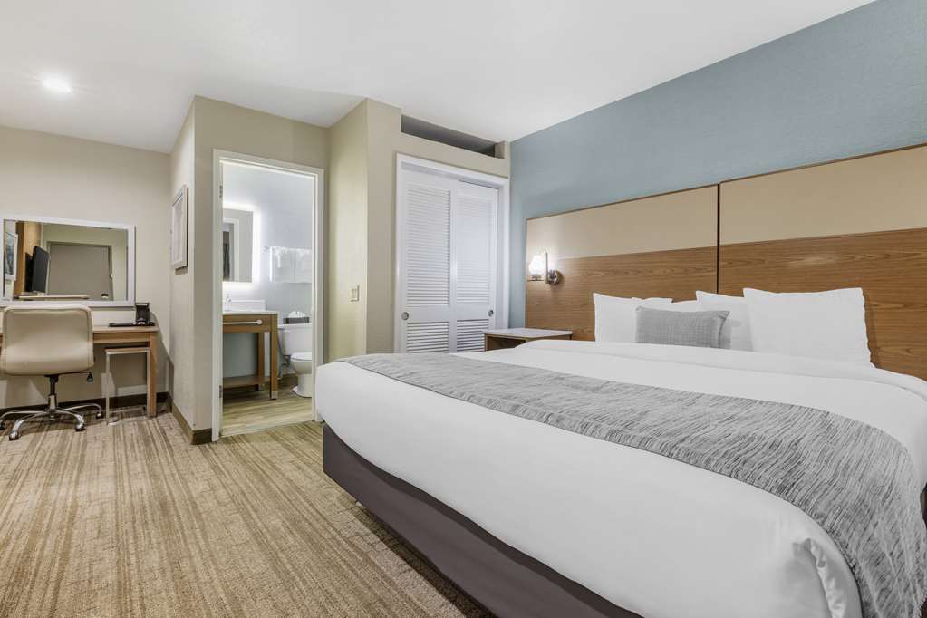Best Western Carlsbad by the Sea - photo 2