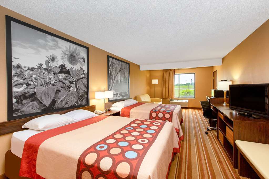 Super 8 by Wyndham Salina I 70 - photo 30