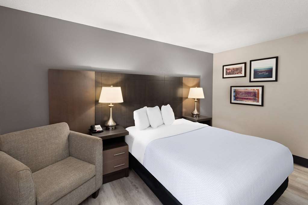 La Quinta Inn & Suites by Wyndham Goodlettsville Nashville - photo 15